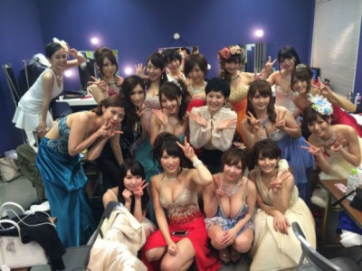 YumaAsami+_peacesigngroup.jpg