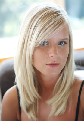 Miela_Marry Queen_Lena_Agata_002.jpg