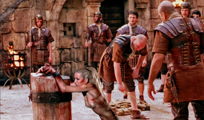 Pedro's Ariel in a scene I would have liked to see. No card games here, just Romans having fun.