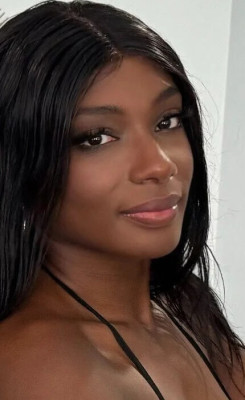 Paris Love headshotj.jpg