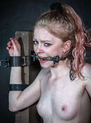 Alice.24.jpg
